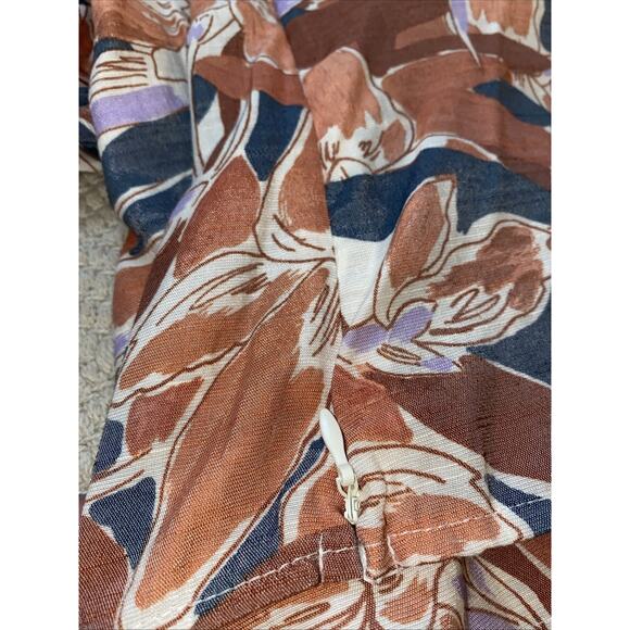 Nine West Twist-Front Puff Sleeve Top in 1X Plus Size - Picture 5 of 6